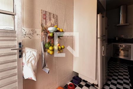 Casa à venda com 300m², 4 quartos e 2 vagas Casa à venda com 300m², 4 quartos e 2 vagasCozinha