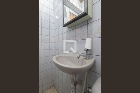 Casa à venda com 300m², 4 quartos e 2 vagas Casa à venda com 300m², 4 quartos e 2 vagasEdícula