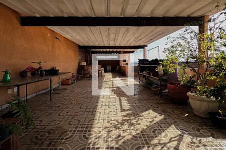 Casa à venda com 300m², 4 quartos e 2 vagas Casa à venda com 300m², 4 quartos e 2 vagasÁrea de Serviço