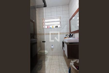 Casa à venda com 300m², 4 quartos e 2 vagas Casa à venda com 300m², 4 quartos e 2 vagasBanheiro
