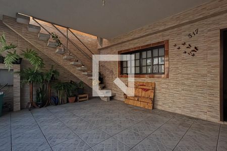 Casa à venda com 300m², 4 quartos e 2 vagas Casa à venda com 300m², 4 quartos e 2 vagasGaragem