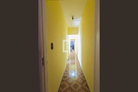 Casa à venda com 300m², 4 quartos e 2 vagas Casa à venda com 300m², 4 quartos e 2 vagasCorredor