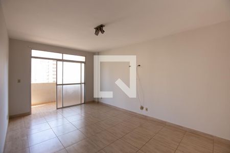 Sala de apartamento para alugar com 3 quartos, 100m² em Centro, Ribeirão Preto