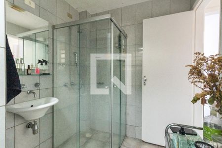 Banheiro de apartamento para alugar com 1 quarto, 40m² em Pinheiros, São Paulo