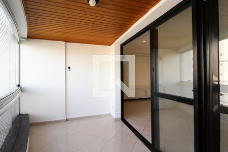 Varanda  de apartamento para alugar com 3 quartos, 97m² em Indianópolis, São Paulo