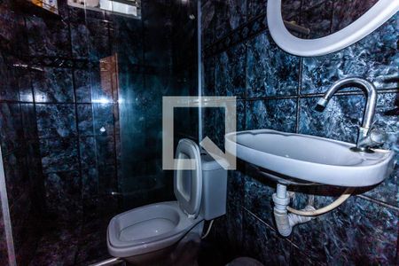 Casa à venda com 210m², 3 quartos e 3 vagas Casa à venda com 210m², 3 quartos e 3 vagasBanheiro