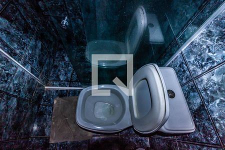 Casa à venda com 210m², 3 quartos e 3 vagas Casa à venda com 210m², 3 quartos e 3 vagasBanheiro