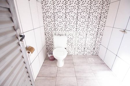 Casa à venda com 210m², 3 quartos e 3 vagas Casa à venda com 210m², 3 quartos e 3 vagasBanheiro de Serviço