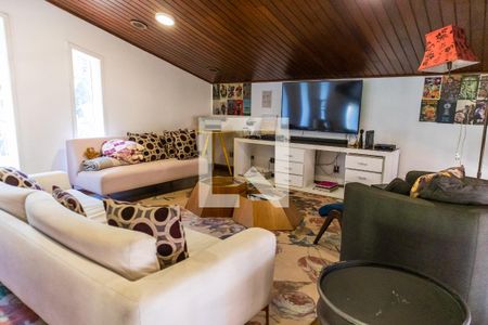 Sala de TV - mezanino de casa de condomínio para alugar com 4 quartos, 750m² em Jardim Ibiratiba, São Paulo