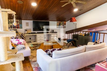 Sala de TV - mezanino de casa de condomínio para alugar com 4 quartos, 750m² em Jardim Ibiratiba, São Paulo