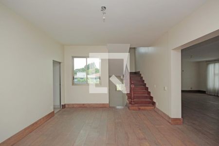 Casa à venda com 5 quartos, 480m² em Belvedere, Belo Horizonte