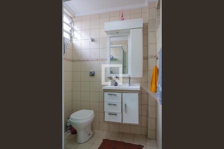 Banheiro de kitnet/studio para alugar com 1 quarto, 30m² em José Menino, Santos