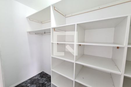 Closet da suíte de casa à venda com 3 quartos, 220m² em Jardim Cotiana, São Paulo