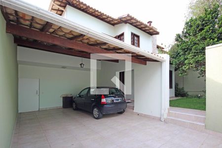 Casa à venda com 4 quartos, 312m² em Belvedere, Belo Horizonte