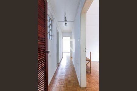 Corredor de apartamento para alugar com 3 quartos, 77m² em Independência, Porto Alegre