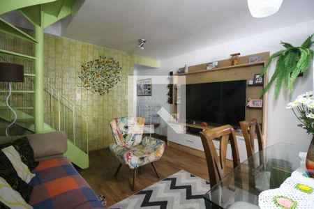 Sala de casa de condomínio para alugar com 2 quartos, 84m² em Galo Branco, São Gonçalo