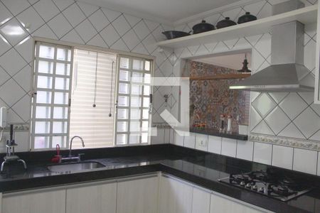 Cozinha de casa à venda com 4 quartos, 280m² em Vila Santa Terezinha (zona Norte), São Paulo