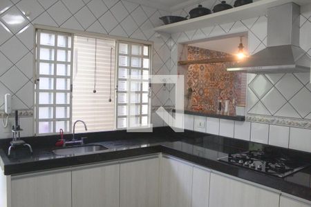 Cozinha de casa à venda com 4 quartos, 280m² em Vila Santa Terezinha (zona Norte), São Paulo