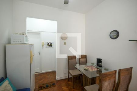 Sala de kitnet/studio para alugar com 1 quarto, 36m² em Copacabana, Rio de Janeiro