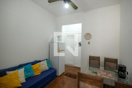 Sala de kitnet/studio para alugar com 1 quarto, 36m² em Copacabana, Rio de Janeiro