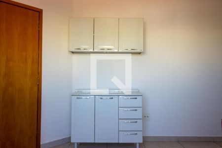 Sala de apartamento para alugar com 2 quartos, 65m² em Santa Mônica, Uberlândia