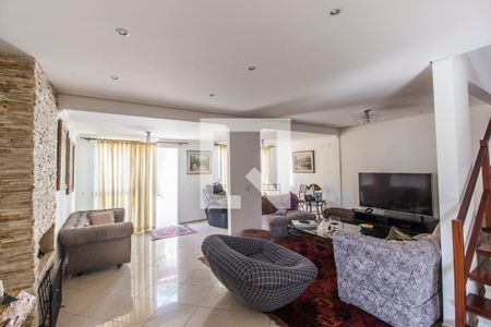 Sala de TV de casa de condomínio à venda com 3 quartos, 190m² em Tamboré, Santana de Parnaíba