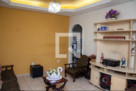 Sala de casa à venda com 4 quartos, 250m² em Eldorado, Contagem