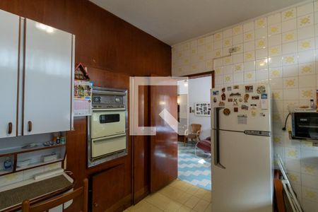 Casa à venda com 223m², 3 quartos e 4 vagas