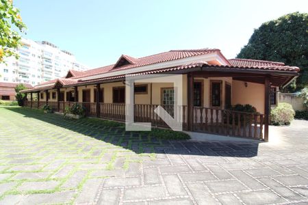 Fachada da casa principal de casa para alugar com 6 quartos, 650m² em Freguesia (jacarepaguá), Rio de Janeiro