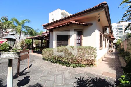 Fachada da casa principal de casa para alugar com 6 quartos, 650m² em Freguesia (jacarepaguá), Rio de Janeiro