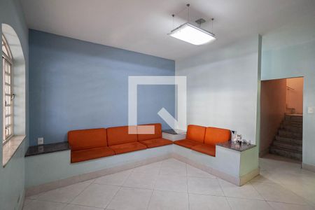 Sala 1 de casa para alugar com 5 quartos, 230m² em São Gotardo, Belo Horizonte