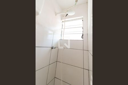 Detalhe banheiro de kitnet/studio para alugar com 1 quarto, 12m² em Hauer, Curitiba