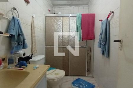 Banheiro de casa à venda com 3 quartos, 300m² em Vila Dalila, São Paulo