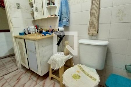 Banheiro de casa à venda com 3 quartos, 300m² em Vila Dalila, São Paulo