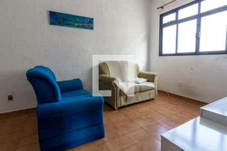 Detalhe da sala de estar de apartamento para alugar com 2 quartos, 80m² em Vila Tupi, Praia Grande