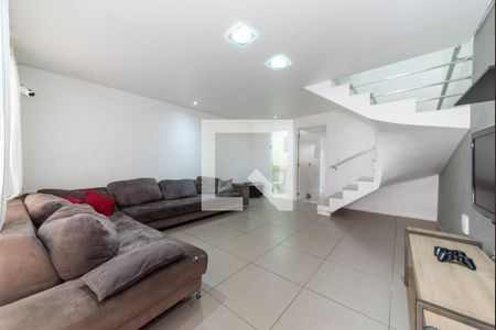 Sala de casa à venda com 3 quartos, 120m² em Vila Brasilio Machado, São Paulo