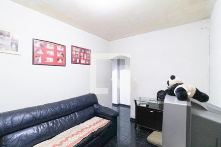 Sala de TV de casa à venda com 4 quartos, 148m² em Km 18, Osasco