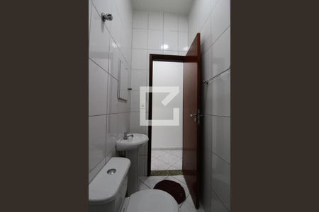 Banheiro  de kitnet/studio para alugar com 1 quarto, 28m² em Vila Paulo Silas, São Paulo