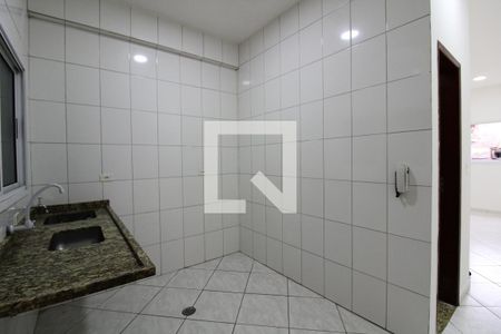 Cozinha  de kitnet/studio para alugar com 1 quarto, 28m² em Vila Paulo Silas, São Paulo