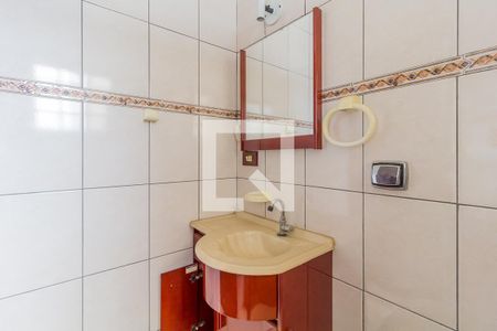 Casa de condomínio para alugar com 280m², 3 quartos e 6 vagas Casa de condomínio para alugar com 280m², 3 quartos e 6 vagasBanheiro da Suíte 1