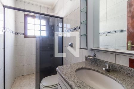 Casa de condomínio para alugar com 280m², 3 quartos e 6 vagas Casa de condomínio para alugar com 280m², 3 quartos e 6 vagasBanheiro da Suíte 2