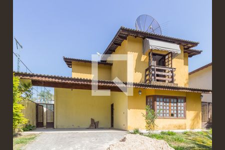 Casa de condomínio para alugar com 280m², 3 quartos e 6 vagas Casa de condomínio para alugar com 280m², 3 quartos e 6 vagasFachada