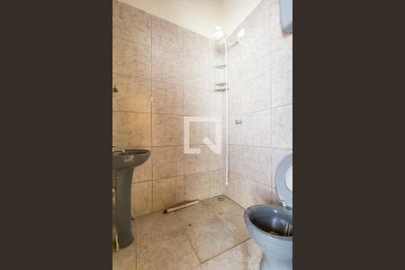 Casa de condomínio para alugar com 280m², 3 quartos e 6 vagas Casa de condomínio para alugar com 280m², 3 quartos e 6 vagasBanheiro da Área Comum