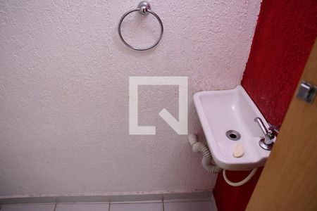 Lavabo de casa de condomínio para alugar com 3 quartos, 90m² em Jardim Guerreiro, Cotia