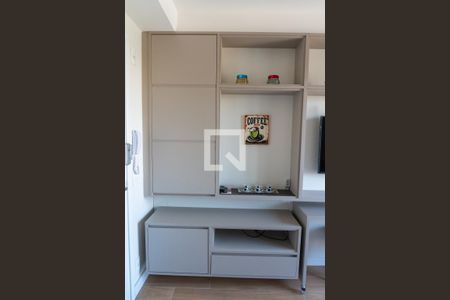 Sala  de kitnet/studio para alugar com 1 quarto, 27m² em Mirandópolis, São Paulo