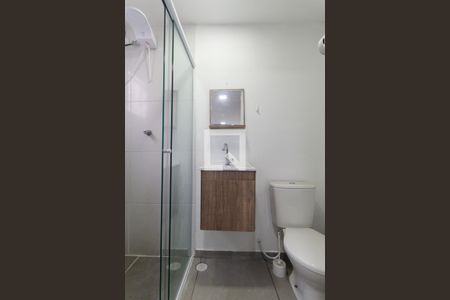 Banheiro de kitnet/studio para alugar com 1 quarto, 15m² em Vila Matilde, São Paulo