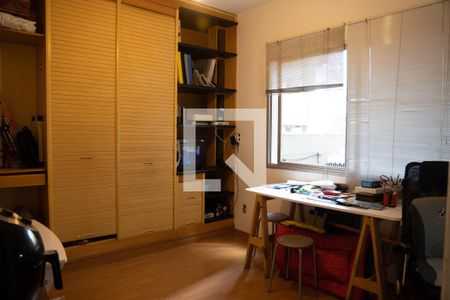 Quarto 1 de apartamento à venda com 3 quartos, 133m² em Humaitá, Rio de Janeiro