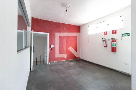 Sala de casa para alugar com 3 quartos, 400m² em Vila Dorna, São Paulo