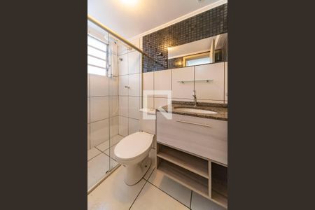 Banheiro social de apartamento à venda com 3 quartos, 60m² em Parque Sao Vicente, Santo André