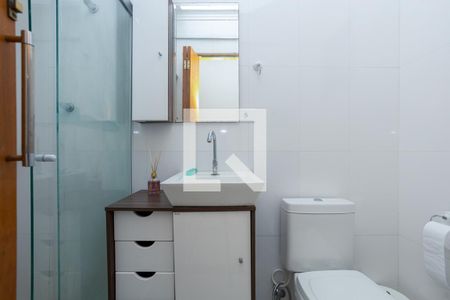 Banheiro de apartamento à venda com 2 quartos, 65m² em Cocaia, Guarulhos